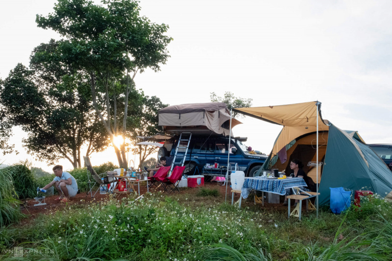 Cắm trại qua đêm bên hồ Tà Đùng
