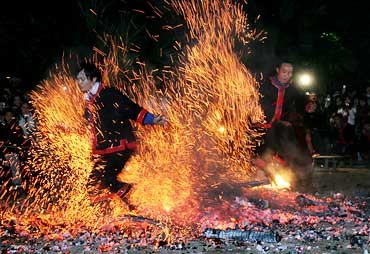Lễ hội Nhảy lửa – Nét văn hóa độc đáo của người Pà Thẻn