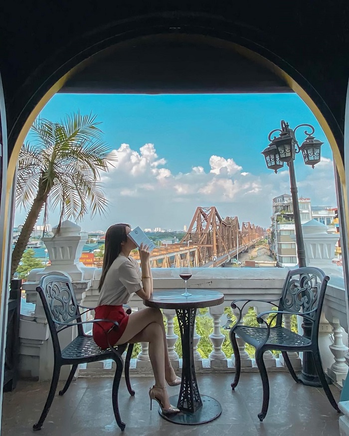 Đi Hà Nội có vội mấy cũng phải check in bằng được quán cà phê view cầu Long Biên đẹp nức nở