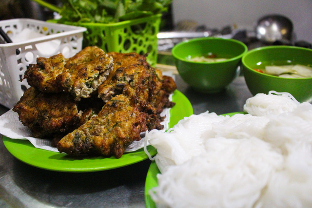 khách Tây ăn món Việt, ẩm thực Việt Nam, những món bình dân Việt Nam