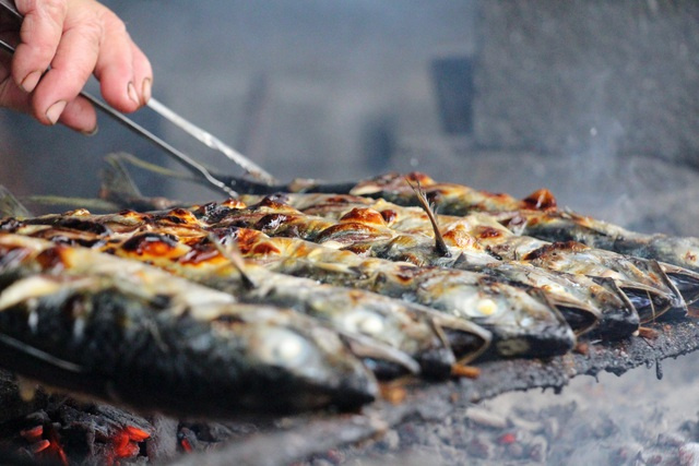 Về làng cá nướng thơm nức mũi nổi tiếng bậc nhất Hà Tĩnh