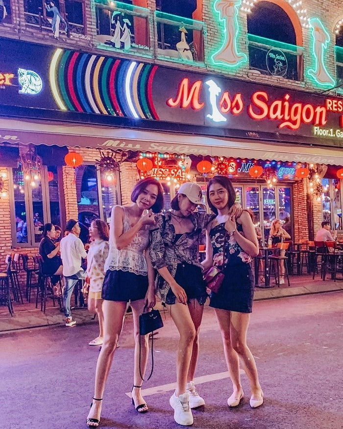 Sài Gòn về đêm, du lịch Sài Gòn, khu phố ẩm thực Sài Gòn, Little Japan Town, phố Tây Bùi Viện, Khu phố người Hoa, khu phố ẩm thực Sài Gòn