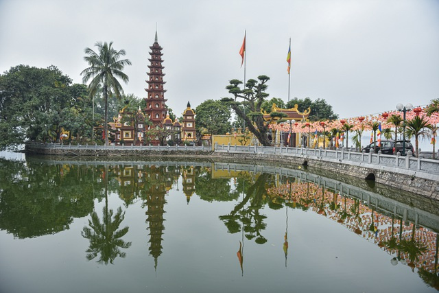 Ghé thăm 5 ngôi chùa nổi tiếng linh thiêng, cầu may mắn đầu năm ở Hà Nội