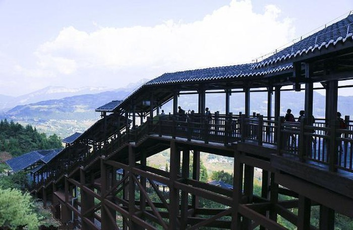 du lịch Trung Quốc, công trình kiến trúc ấn tượng, thang cuốn ngoài trời cao nhất