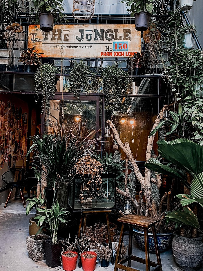 Phát hiện một quán ăn ngon ở Sài Gòn có không gian như một ‘khu rừng nhỏ’