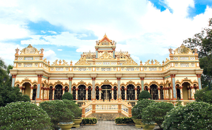 Chùa Vĩnh Tràng - Ngôi chùa linh thiêng sở hữu kiến trúc độc đáo ở Kiên Giang