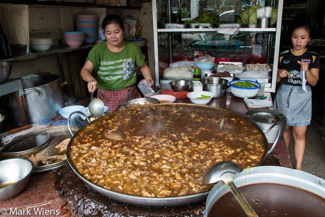 bò hầm 45 năm, những món ăn độc lạ, ẩm thực Thái Lan