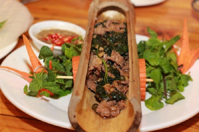 Thịt heo lai hấp nướng ống tre: Đặc sản núi rừng Tây Nguyên