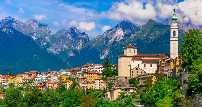 Nhâm nhi tách espresso giữa khung cảnh đẹp như tranh vẽ tại 7 thị trấn nhỏ quyến rũ nhất Italy