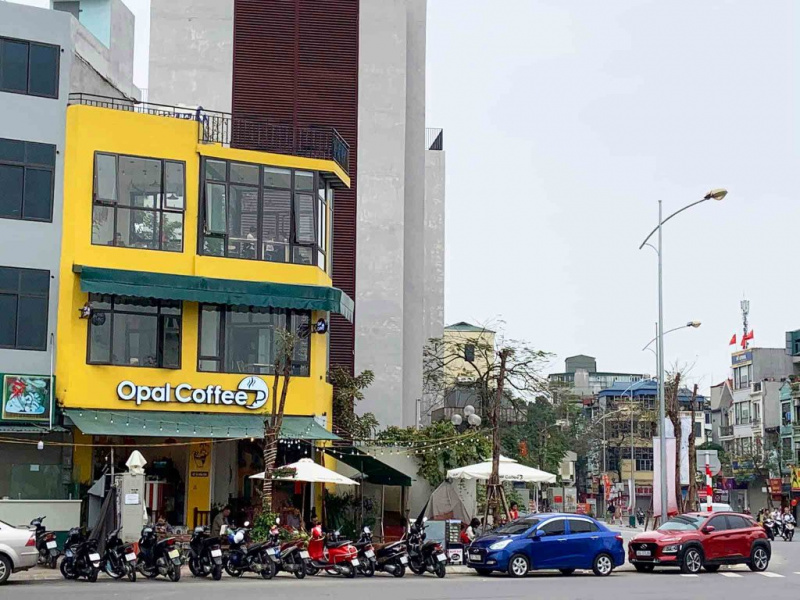 Opal Coffee – “Check-in” quán cafe tone vàng nổi bật giữa phố Nam Cao