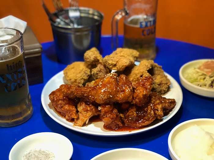 thưởng thức gà rán chuẩn Hàn, gà rán hàn quốc, tiệm gà nổi tiếng Seoul, thường thức gà rán Hàn Quốc, thưởng thức gà rán chuẩn Hàn
