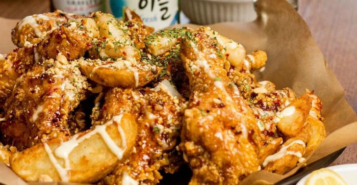 thưởng thức gà rán chuẩn Hàn, gà rán hàn quốc, tiệm gà nổi tiếng Seoul, thường thức gà rán Hàn Quốc, thưởng thức gà rán chuẩn Hàn