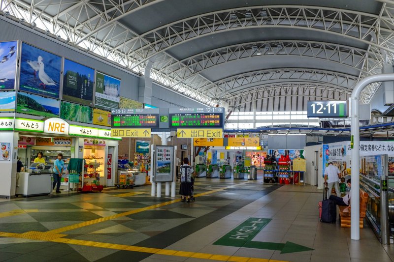 Aomori, Hachinohe, Transportation, JR East Hachinohe Station