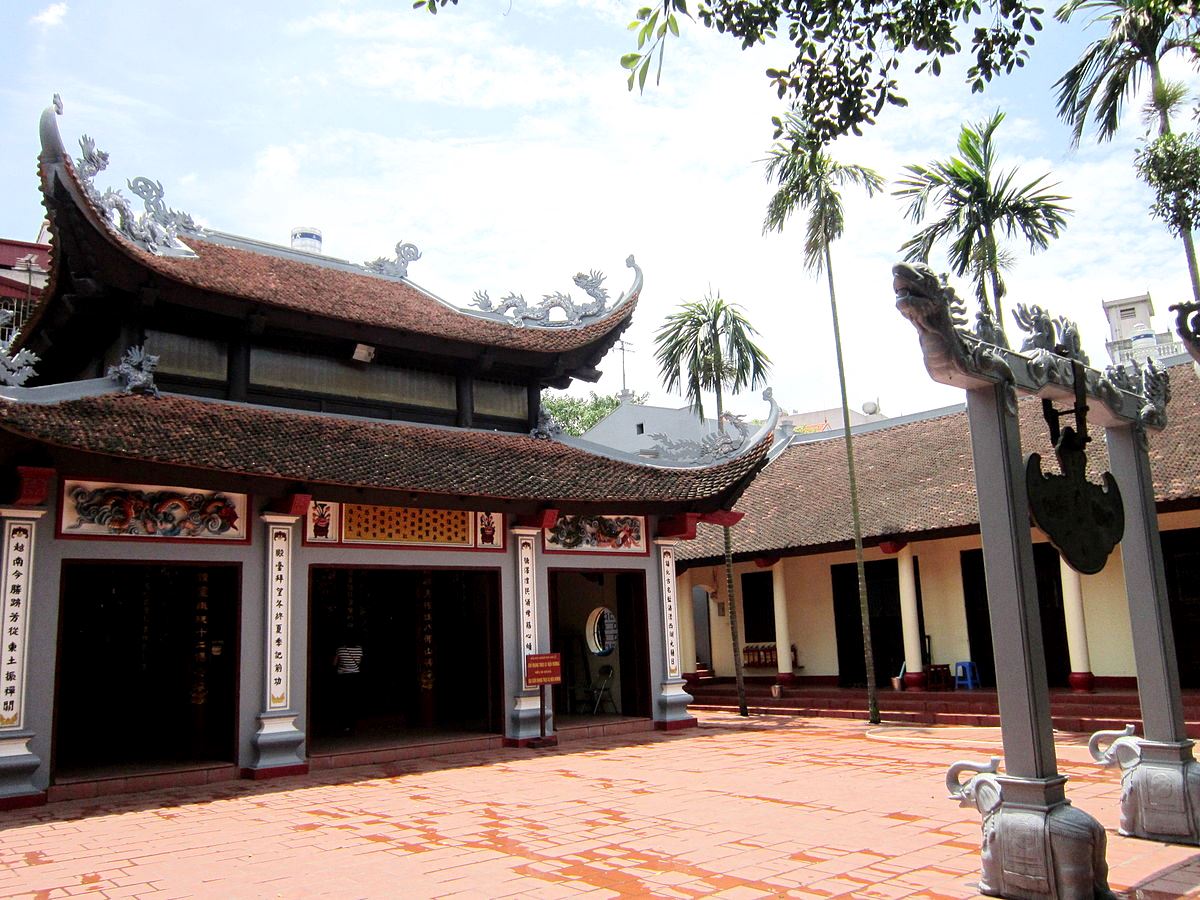 Tay Ho temple: the beauty spot of the capital