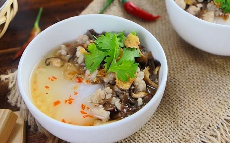 Hanoi's must-try foods, visitors, autumn