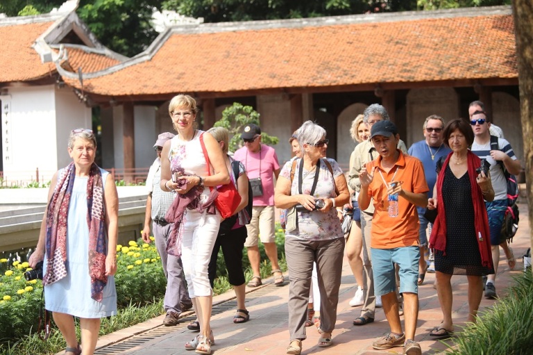 Foreign tourists to Vietnam drop 78.7% in 2020