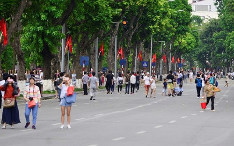 Hanoi adds 8 walking streets on weekends