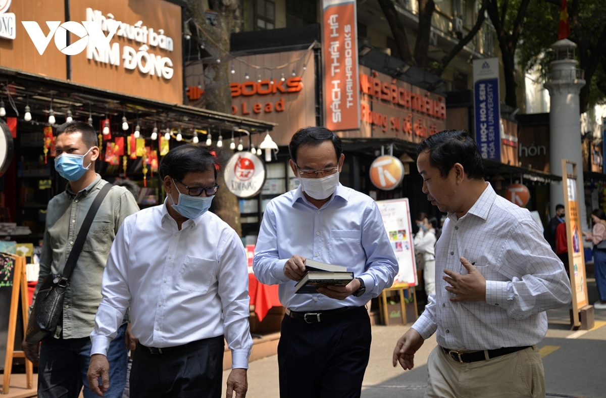 Book street promotes reading culture in HCM City