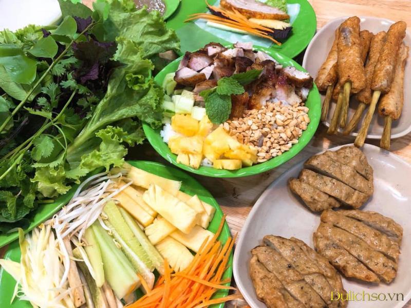 Xếp hạng 10 quán ăn ngon tại phố Trần Quốc Hoàn, Hà Nội năm 2021