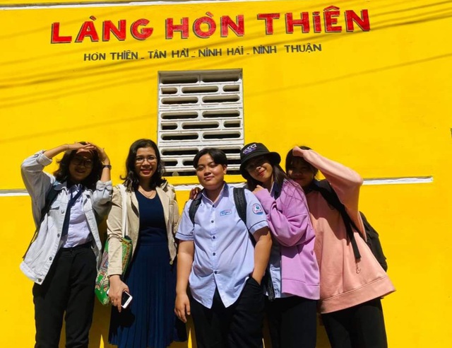 Ninh Thuan mural village attracts visitors