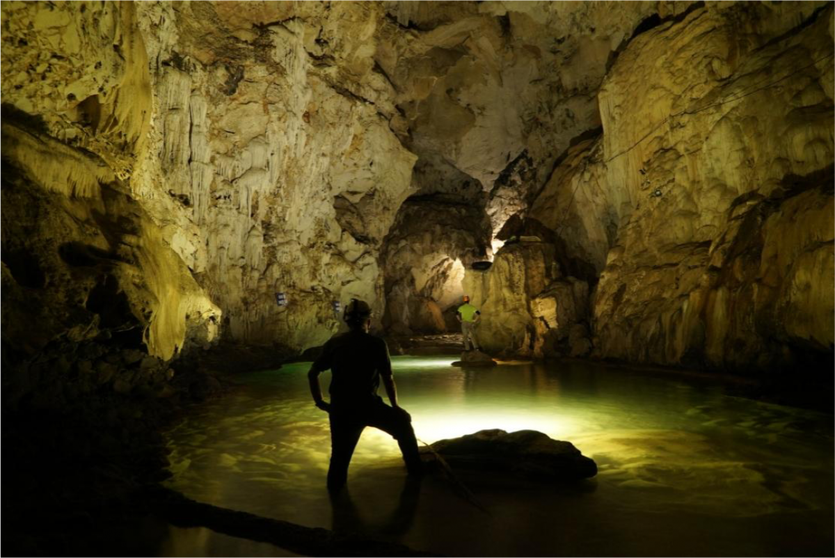 UK experts explore Thai Nguyen cave