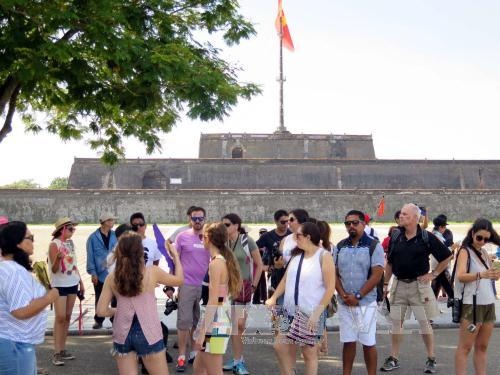 Foreign tourists to Vietnam rise sharply in first month of 2021