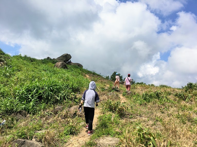 Núi Chứa Chan: Kinh nghiệm trekking, leo núi đi về trong ngày 