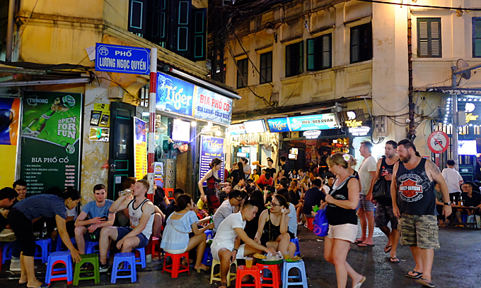 Hanoi, street food, vendor, Covid-19, pandemic