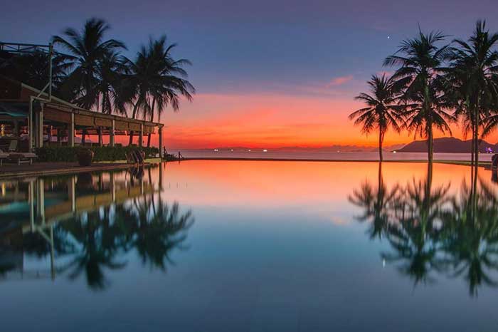 Top 10 Resort Ở Nha Trang Đẹp, View Gần Biển Xịn Xò - Alongwalker