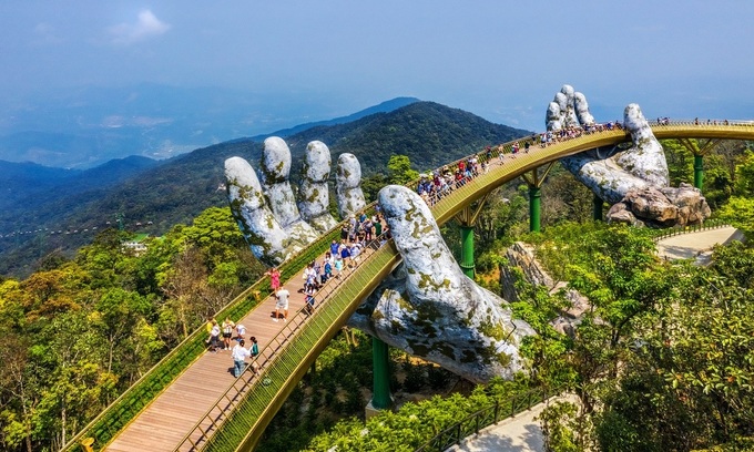Da Nang's Golden Bridge named a new world wonder