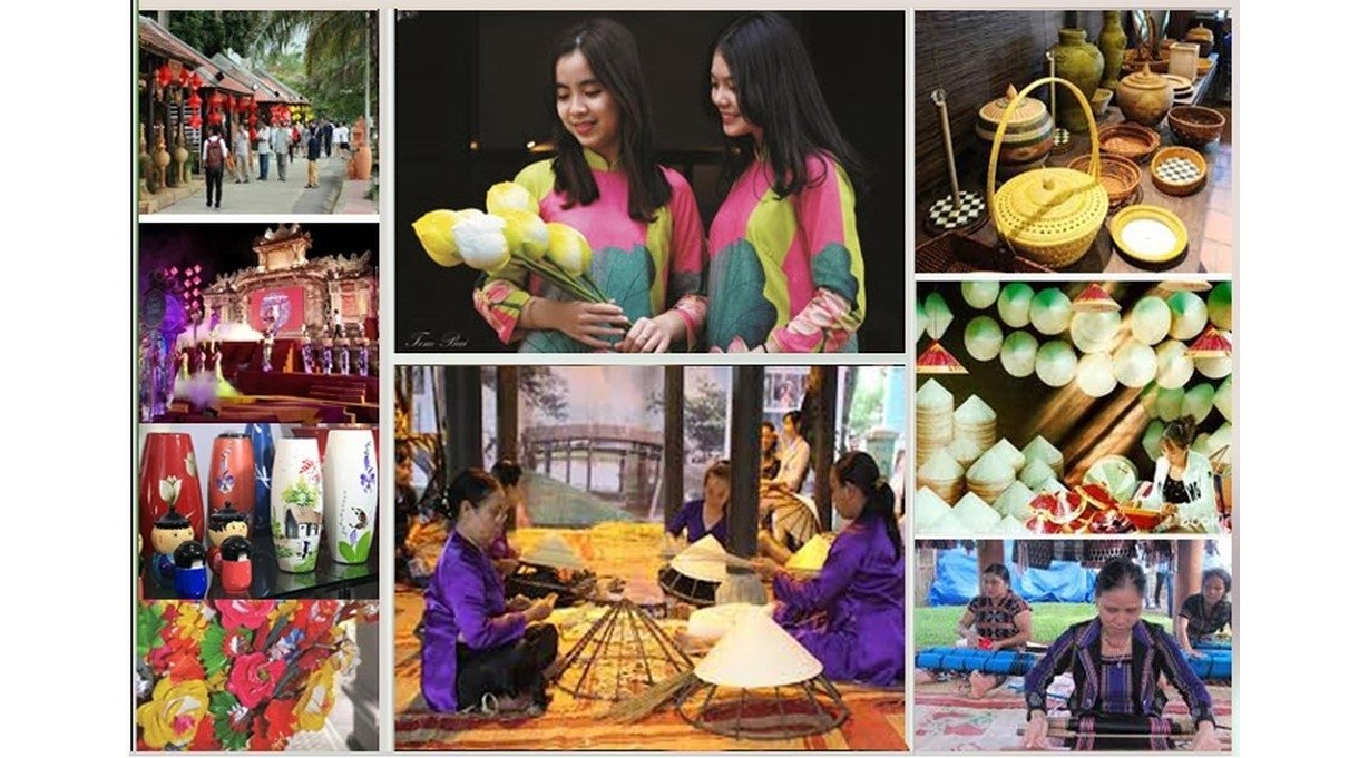Various activities at Hue Traditional Craft Festival 2021