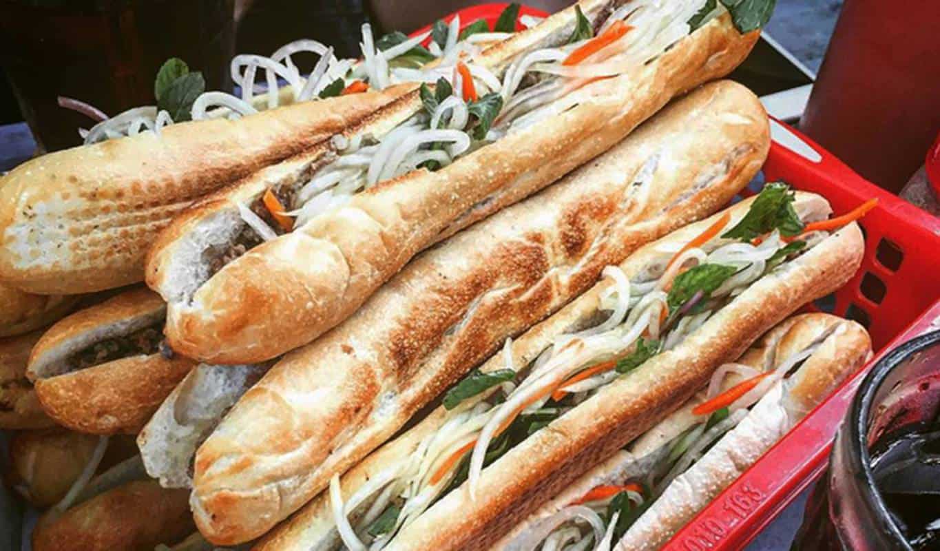 Top 10 Quán bánh mì que Đà Nẵng ngon và đông khách nườm nượp 