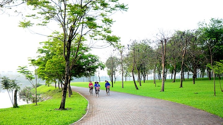 Peaceful parks in Hanoi