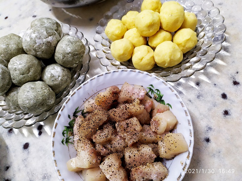 Banh Khuc, khuc pie, Vietnamese cuisine, Hanoian specialty, Hanoian dishes, Hanoi food