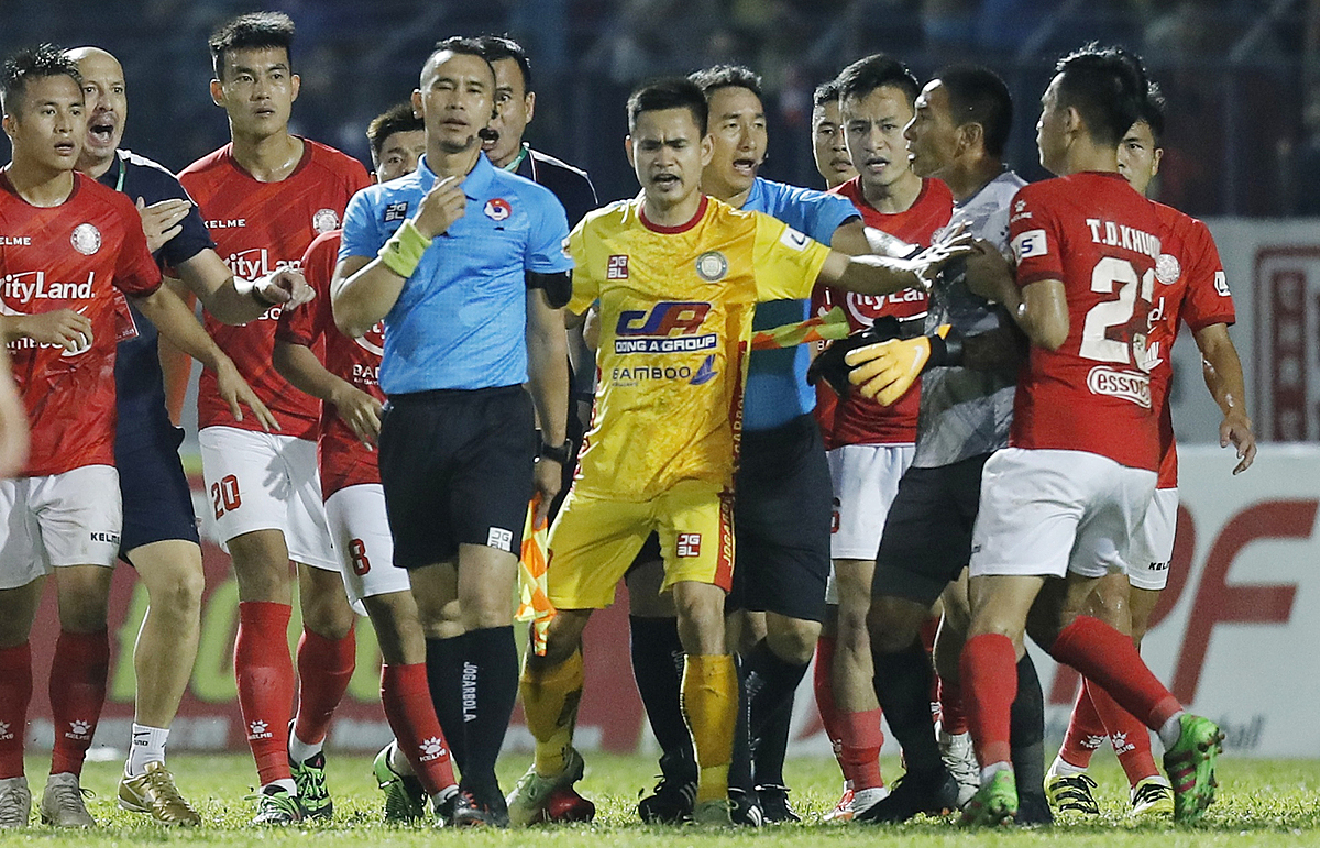 Livid HCMC FC players, referees clash after intense V. League draw