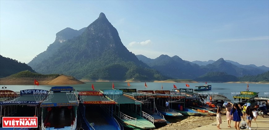 Lake Na Hang in northern mountainous province