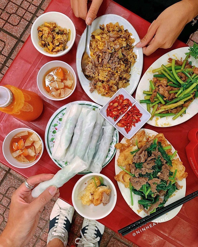Over 20-year-old pho cuon eatery, Pho cuon Chinh Thang, Hanoi's specialty, Hanoi eating out