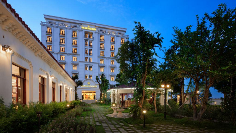 Review Ninh Binh Hidden Charm Hotel & Resort và bảng giá mới nhất