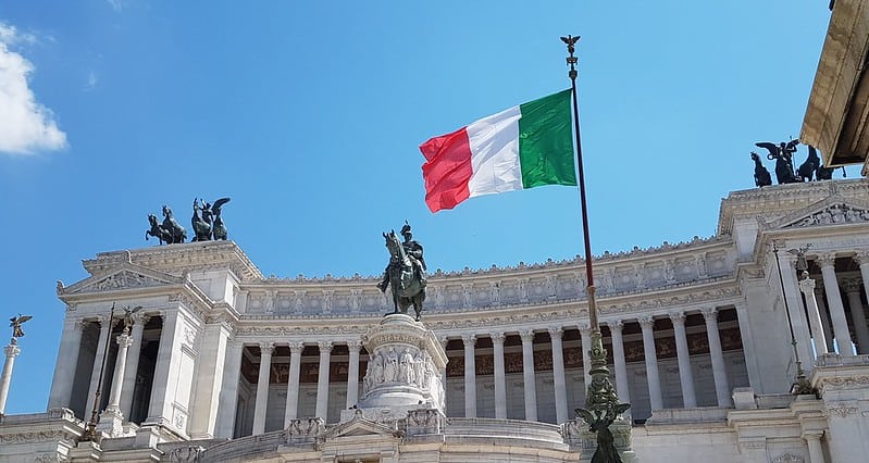 Người nước ngoài, cờ Ý, quốc kỳ có lịch sử bí ẩn nhất thế giới
