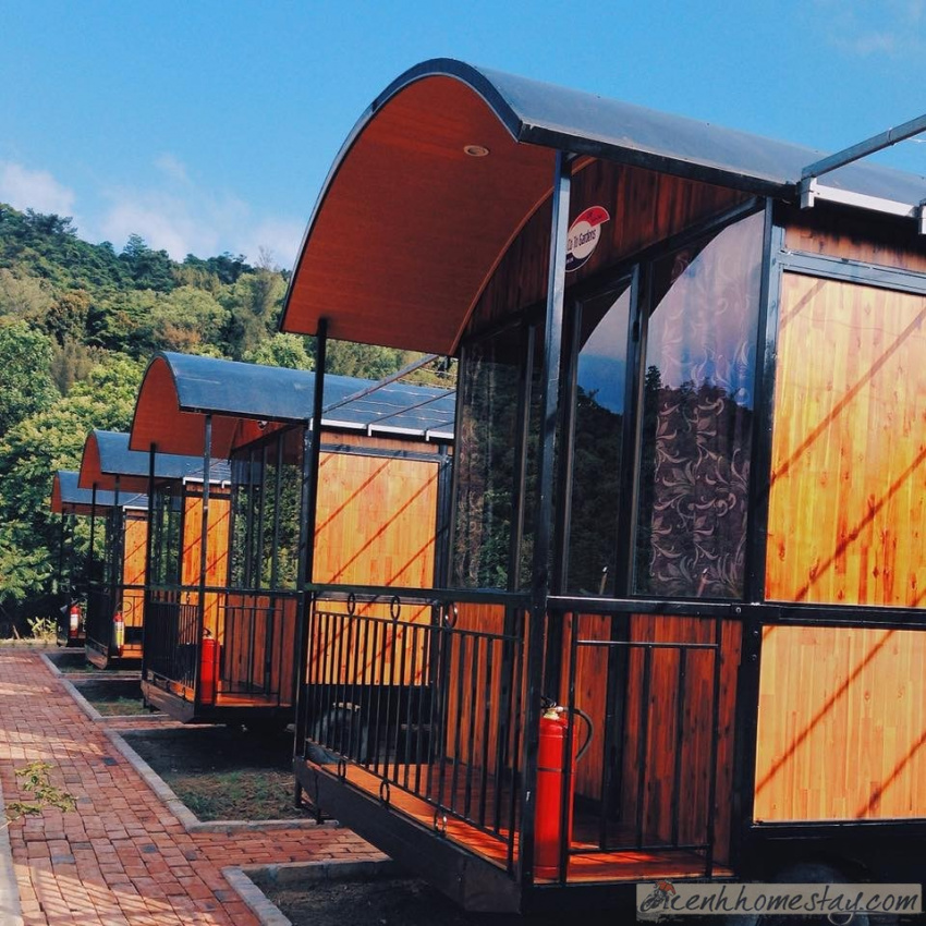 Coto Garden: Lạc trôi vào homestay “đoàn tàu gỗ” vạn người mê tại Cô Tô