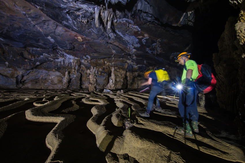 cẩm nang phượt, kinh nghiệm phượt, khám phá hang động 5 triệu năm tuổi ít ai biết ngay tại quảng bình việt nam