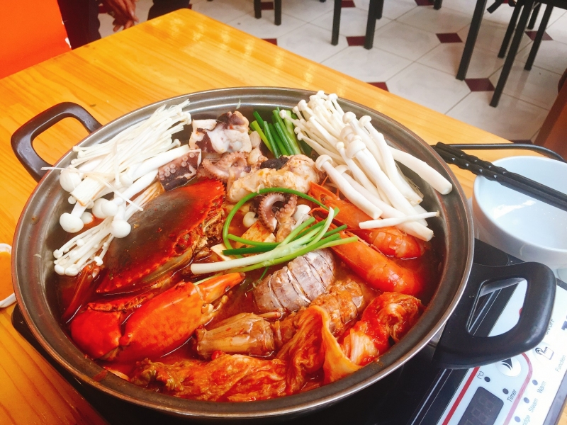 Top 10 quán hải sản Quảng Ninh tươi sống ngon nhất phải thử ngay
