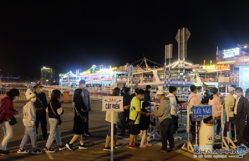 Du thuyền Cát Biển Đà Nẵng – Lịch trình, giá vé mới nhất 2021