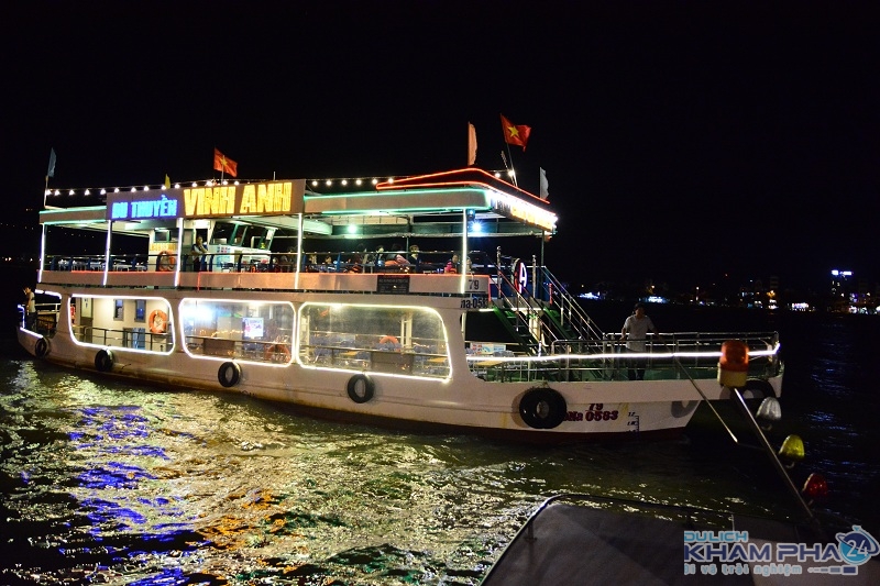 Du thuyền Vinh Anh Đà Nẵng – Lịch trình, giá vé mới nhất 2021