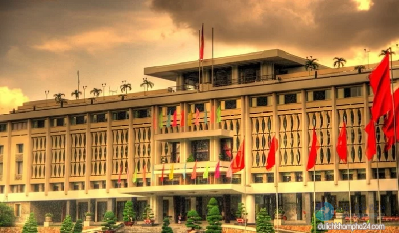 Khám phá Dinh Độc Lập Sài Gòn: biểu tượng của chiến thắng và hòa bình, Dinh Thống Nhất, Dinh Toàn Quyền