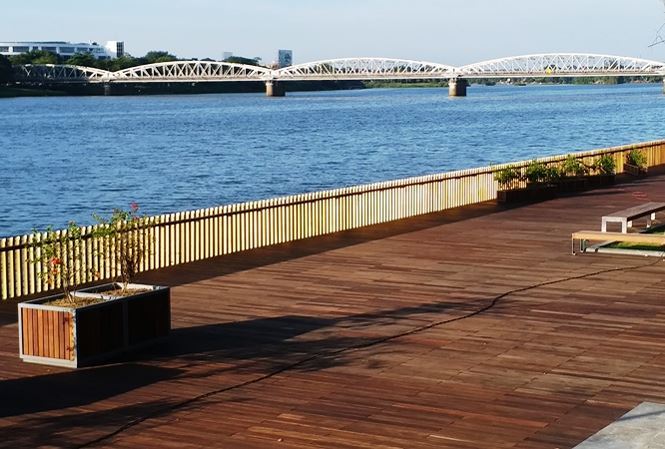 Cầu Gỗ Lim – điểm tham quan mới nổi thu hút du khách ở Huế