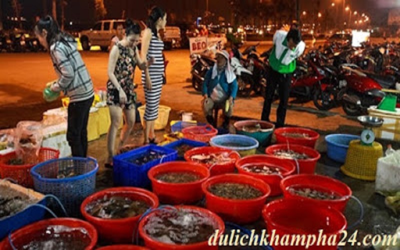 Kinh nghiệm du lịch Đà Nẵng mua hải sản, ăn hải sản ở đâu?