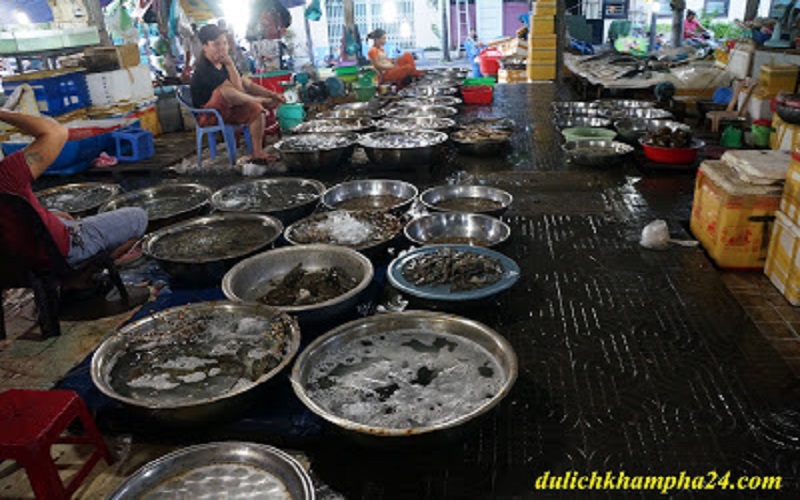 Kinh nghiệm du lịch Đà Nẵng mua hải sản, ăn hải sản ở đâu?