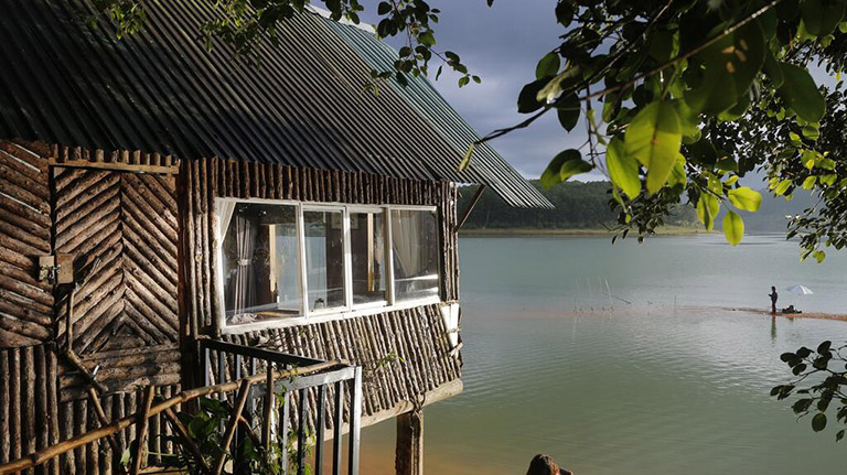 The Lake House Dalat – Ngôi nhà bên Hồ Tuyền Lâm thơ mộng