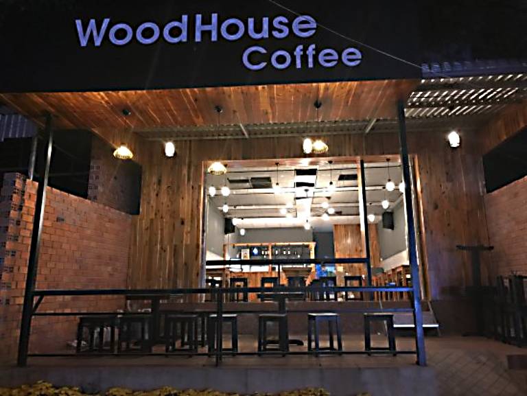 woodhouse coffee phú quốc: căn nhà gỗ thân thiện